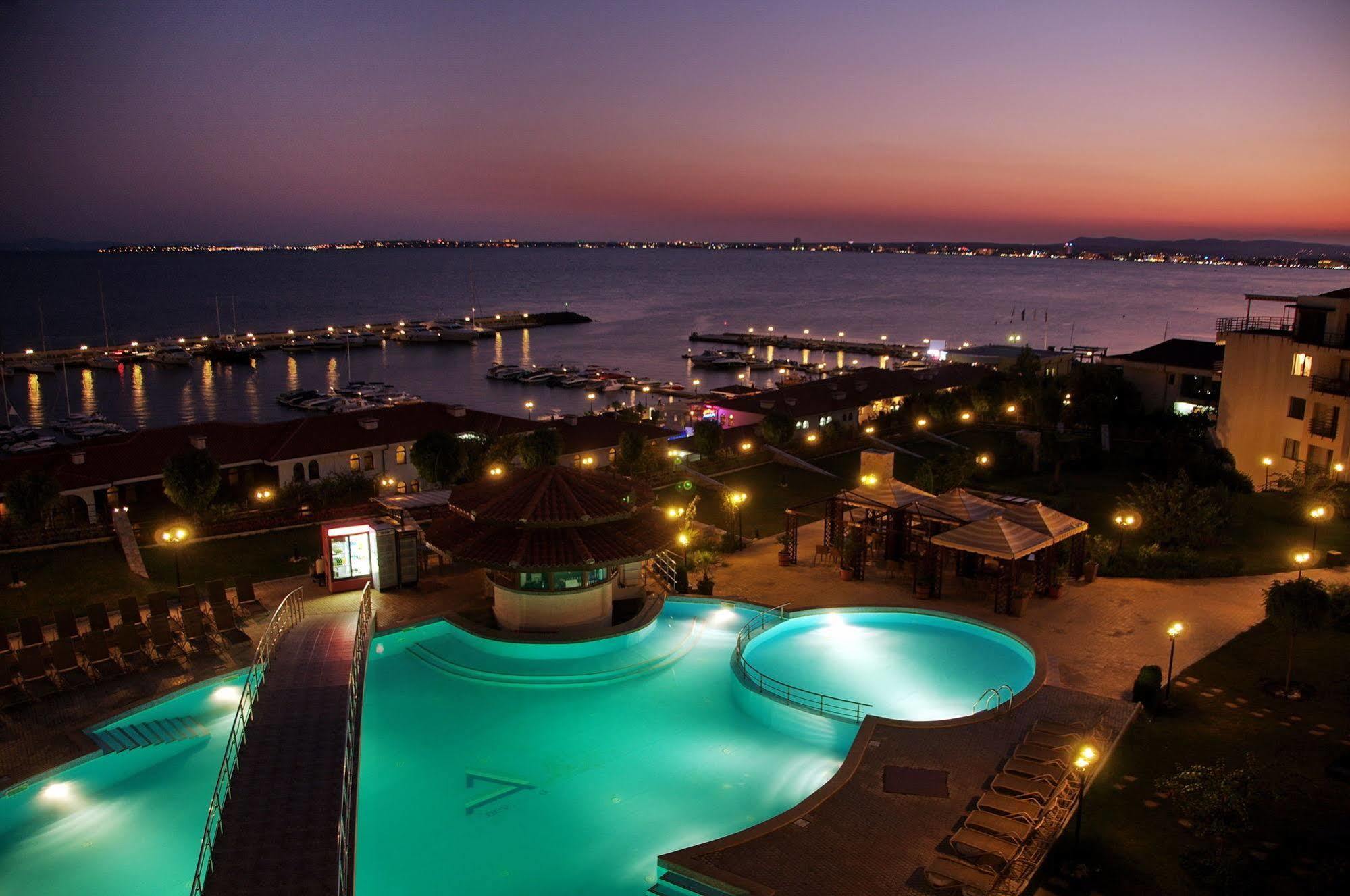 Diamond Apartments Sveti Vlas Bagian luar foto
