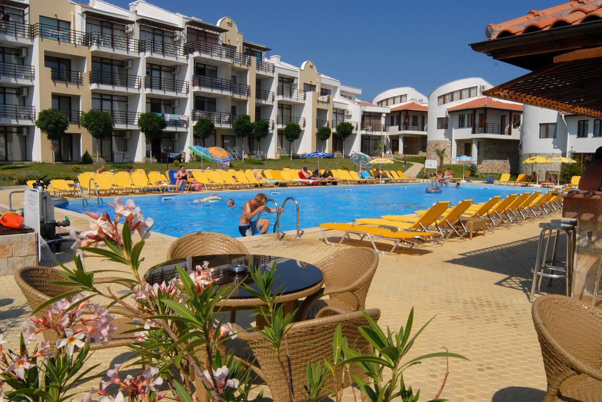 Diamond Apartments Sveti Vlas Bagian luar foto