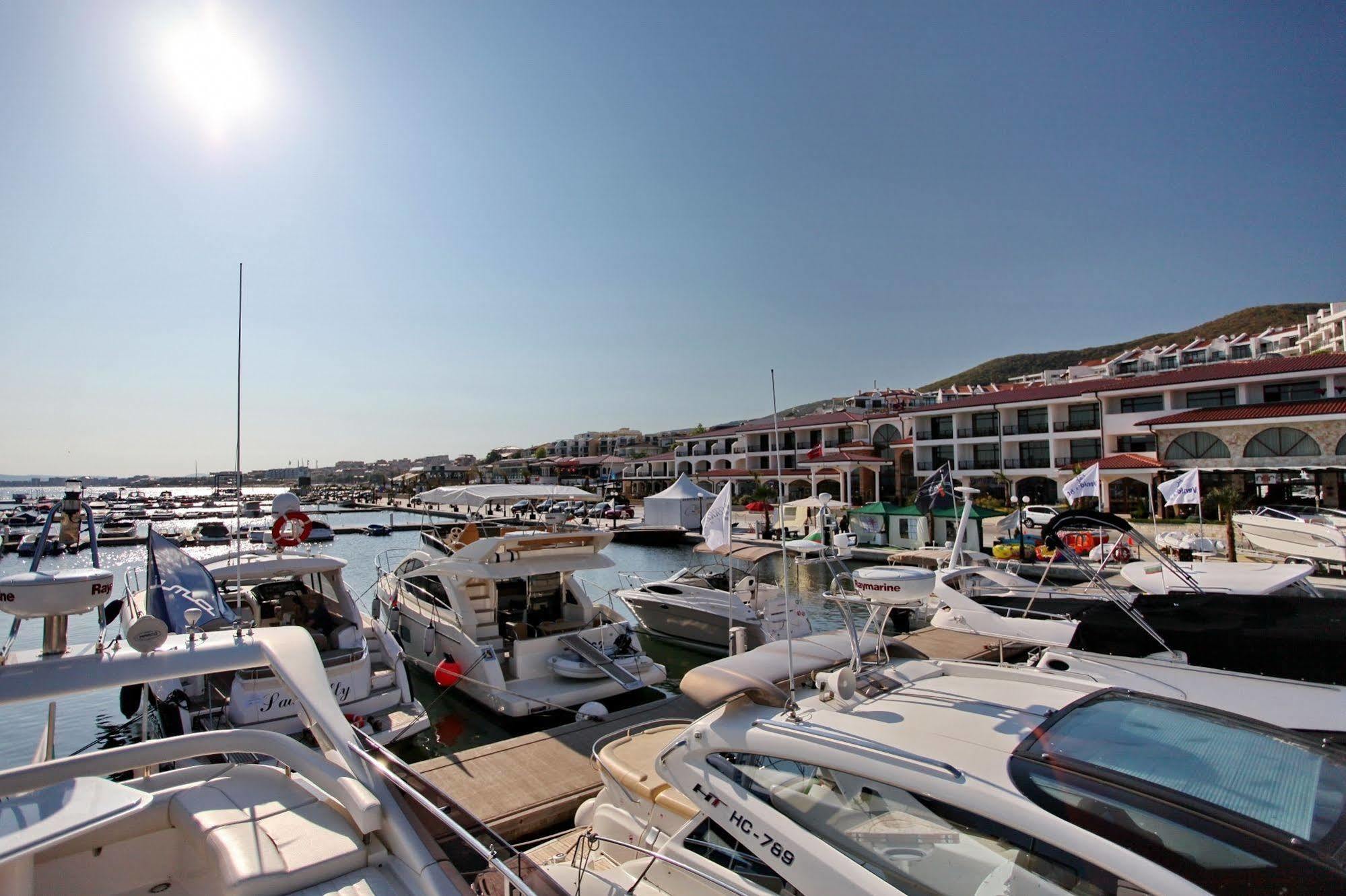 Diamond Apartments Sveti Vlas Bagian luar foto